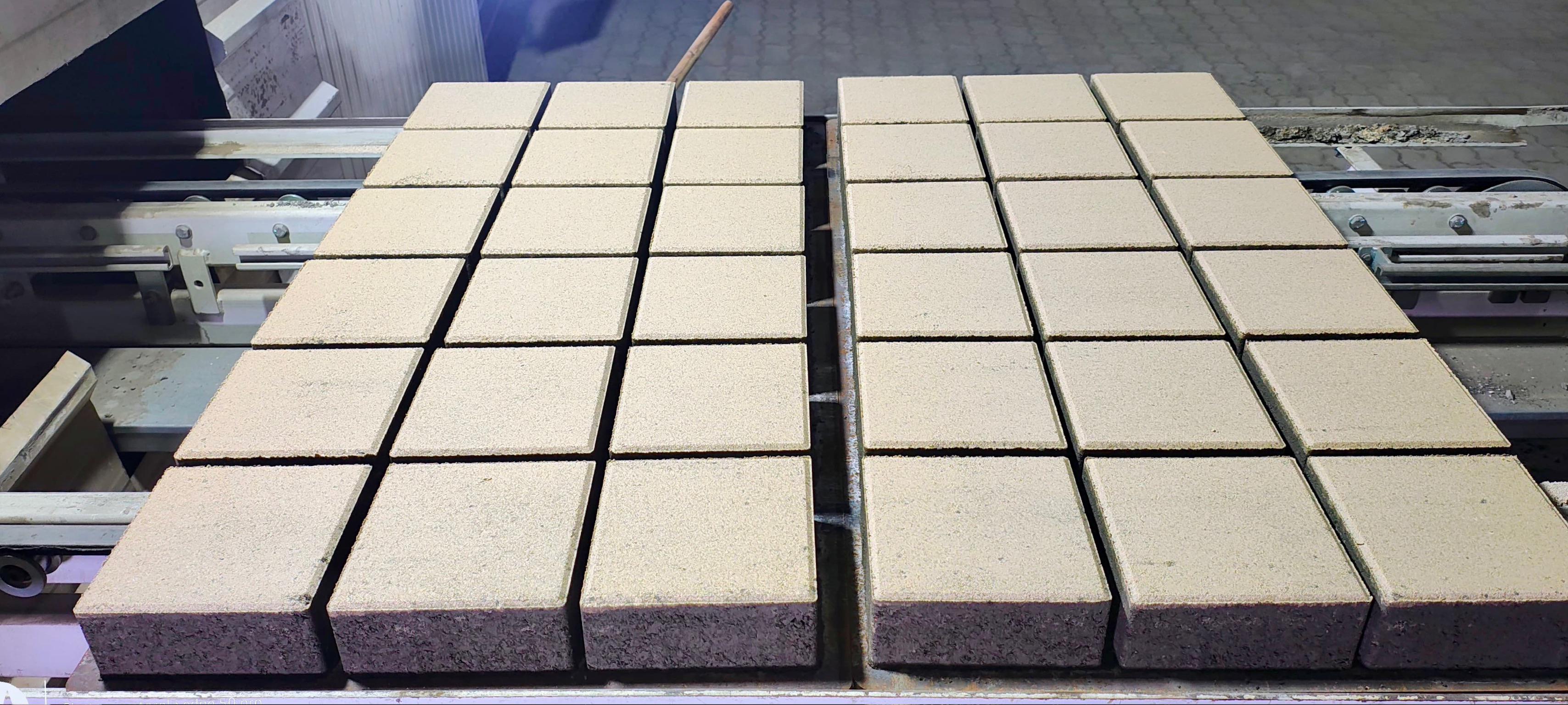 Brick 200x200MM12